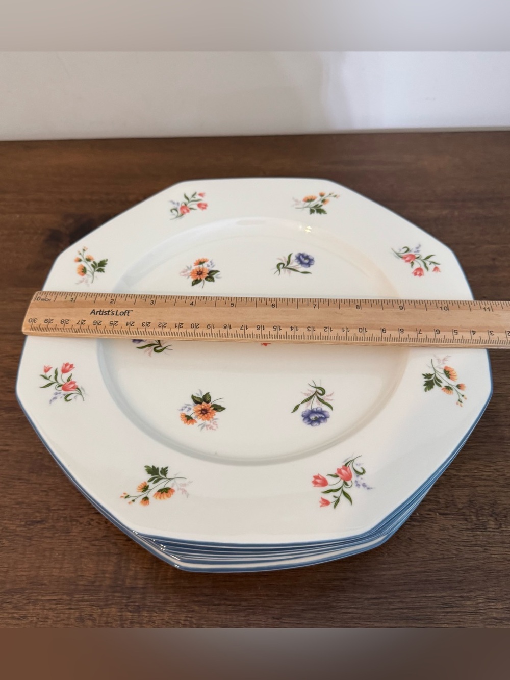 Wedgwood Bone China England Ivory SPRINGTIME Dinner Set 36 Pcs - Picture 3 of 13